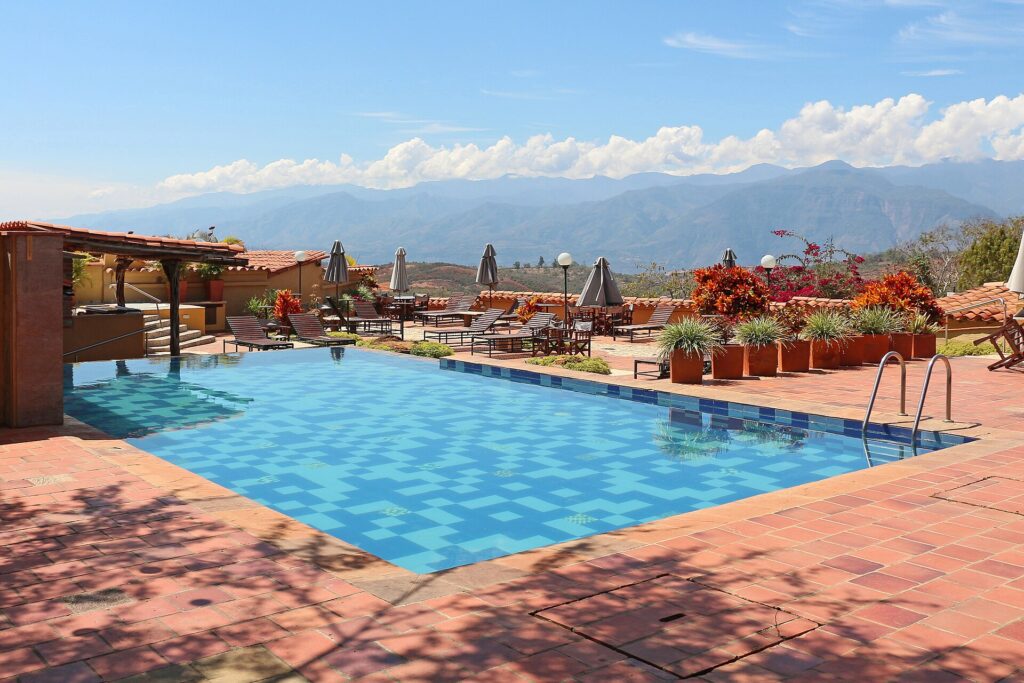 8 Smart Ways to Find a Better Hotel for Less
