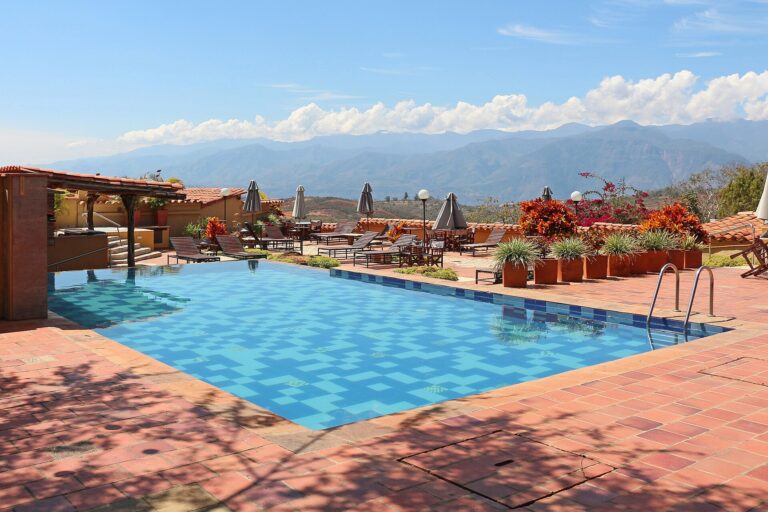8 Smart Ways to Find a Better Hotel for Less